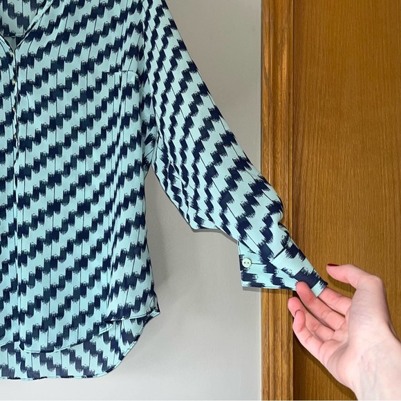 40% OFF a.n.a Blue Patterned Long Sleeve Blouse Size Large - Picture 7 of 12
